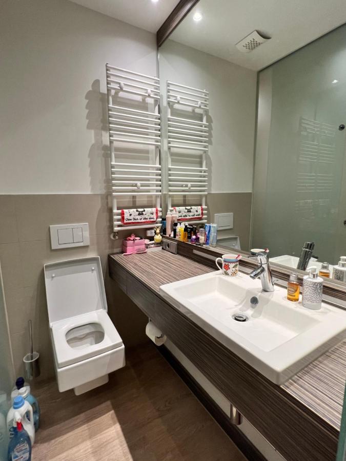 Sharing Studio Apartment With Me Munich Luaran gambar